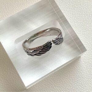 Silver Wing Design Women's Ring